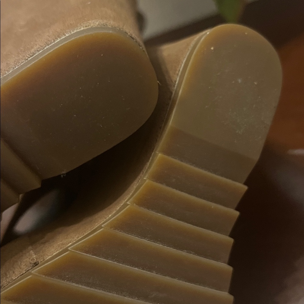 Vince Camuto Tan Leather Sandals 7.5 gently used and are in excellent condition - Picture 8 of 8